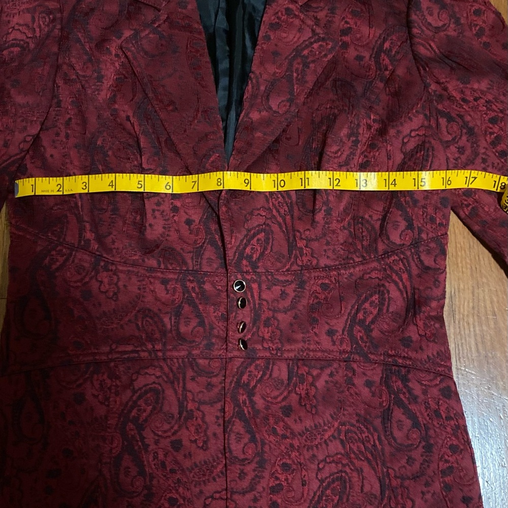 Elegant Bisou Bisou burgundy, texture, blazer, size 8 - Picture 6 of 6